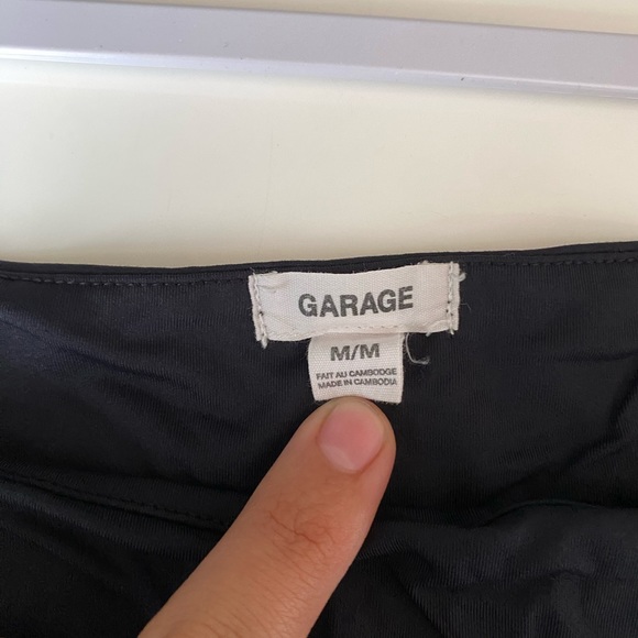 Black cropped top - Picture 2 of 3